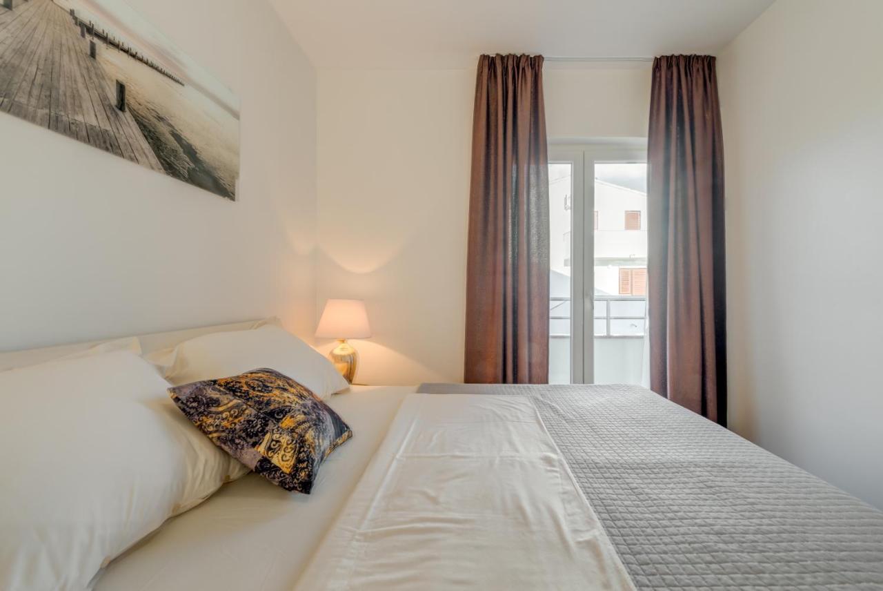 Joy 1 Apartment Novalja Exterior photo
