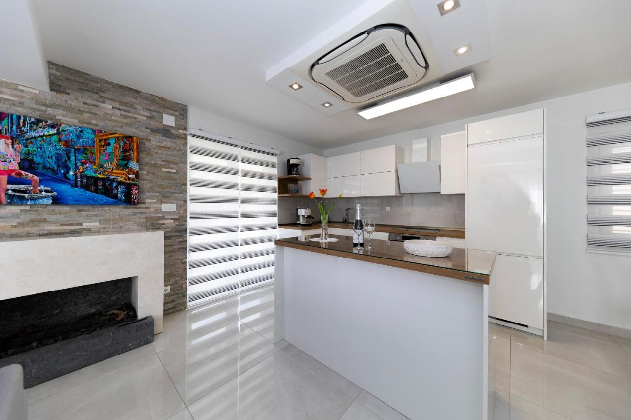Joy 1 Apartment Novalja Exterior photo
